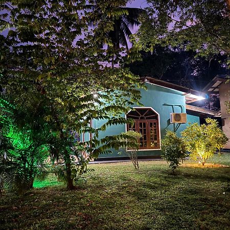 Greenwood Hotel Сигирия Екстериор снимка