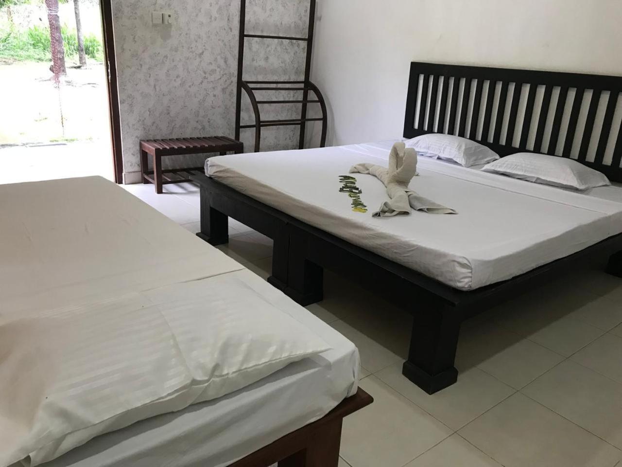 Greenwood Hotel Сигирия Екстериор снимка