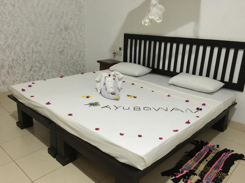 Greenwood Hotel Сигирия Екстериор снимка