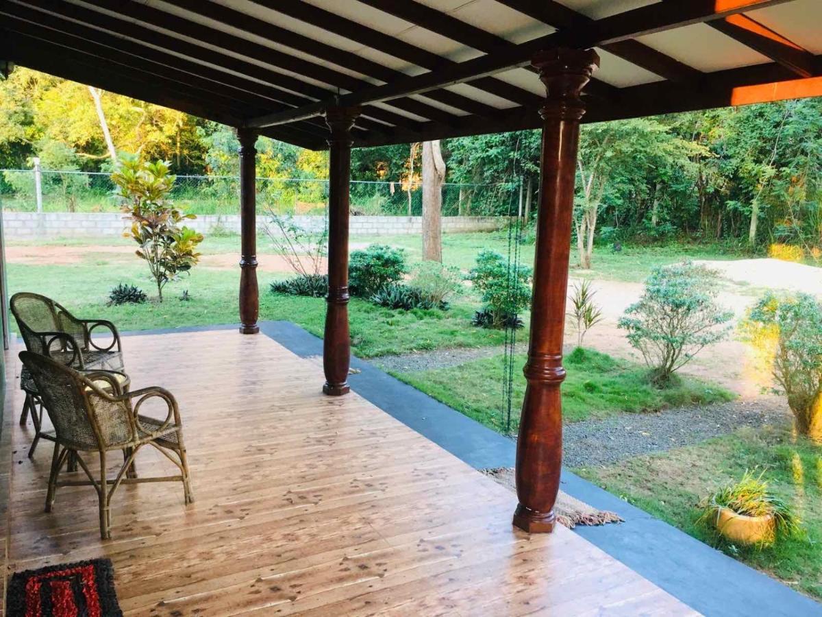 Greenwood Hotel Сигирия Екстериор снимка